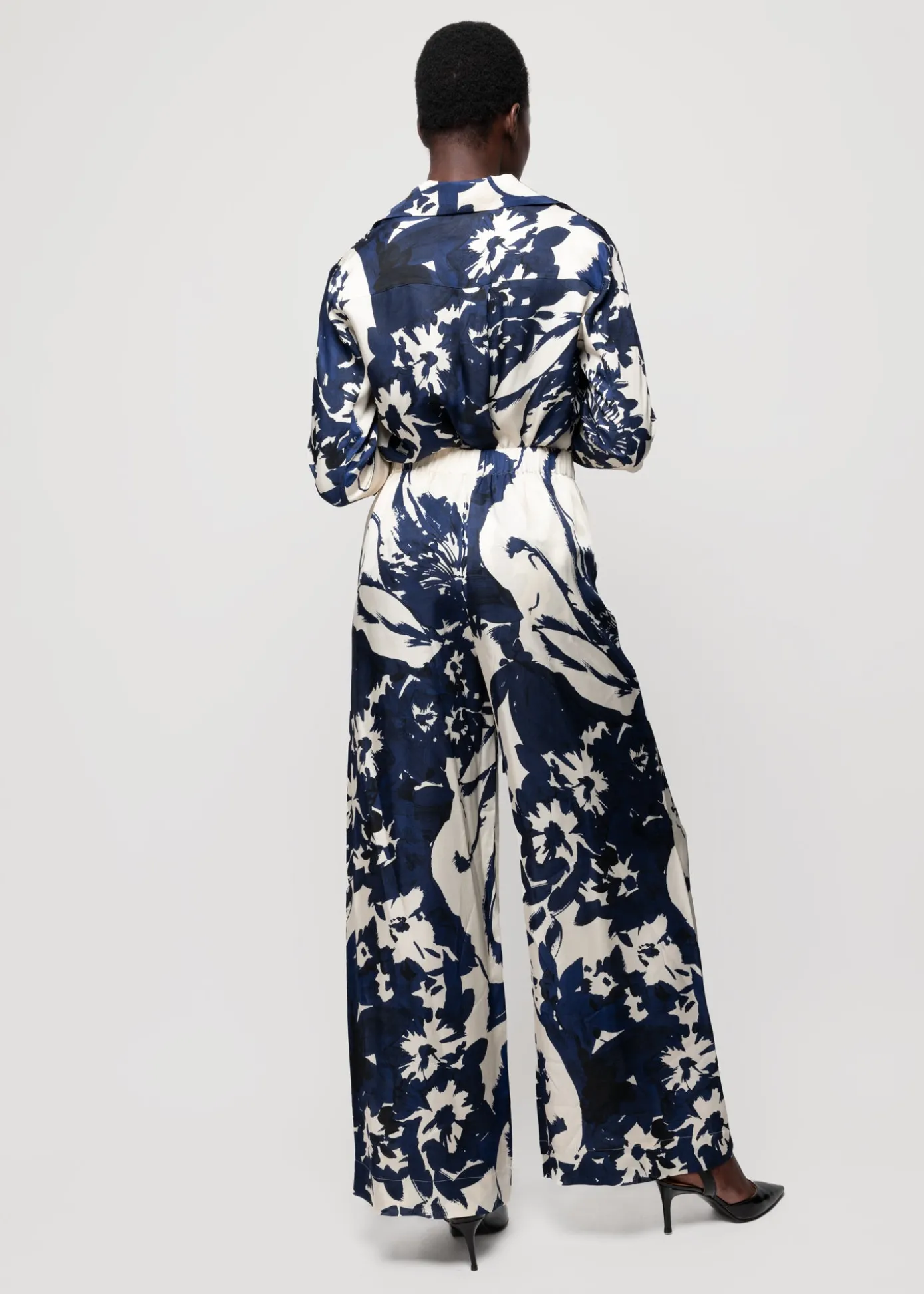 viscose_broek_met_bloemen_4.webp Outlet Viscose Broek Met Bloemen Vrouw Two-Pieces